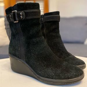 Anne Klein Women's Wedge Black Leather Ankle Boot Size 6.5
